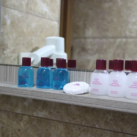 Kaya Madrid Отель