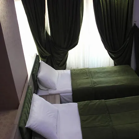 Kaya Madrid 3*