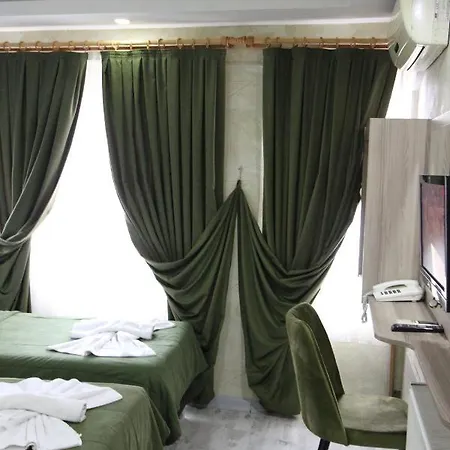 Kaya Madrid Szálloda 3*