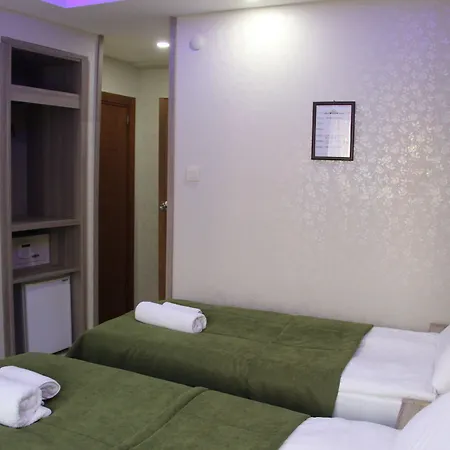 Kaya Madrid 3*